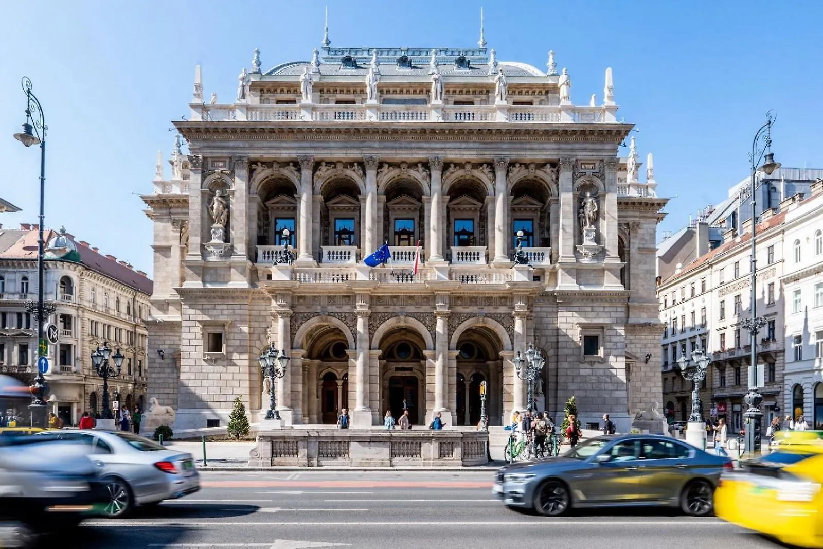 Stunning 3Brm 3Bath Julie Balcony & City Views Budapest Apartment