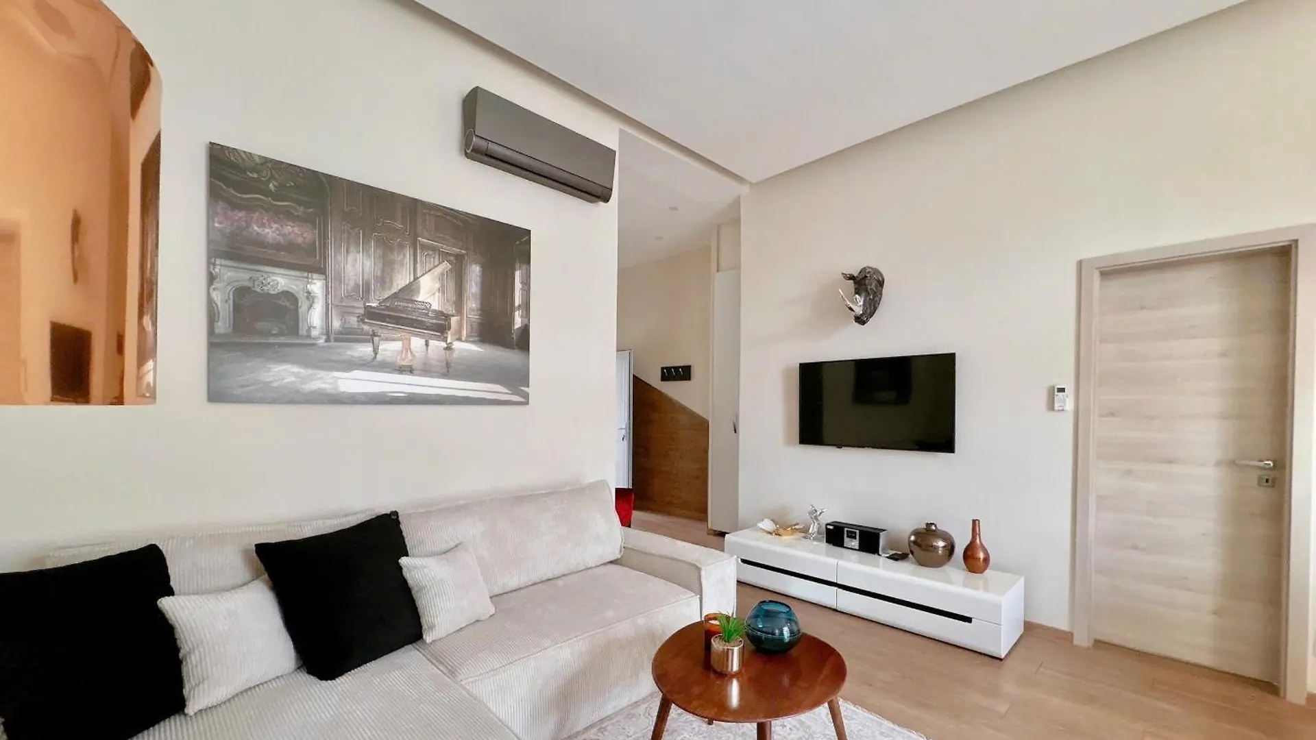 Stunning 3Brm 3Bath Julie Balcony & City Views Budapest