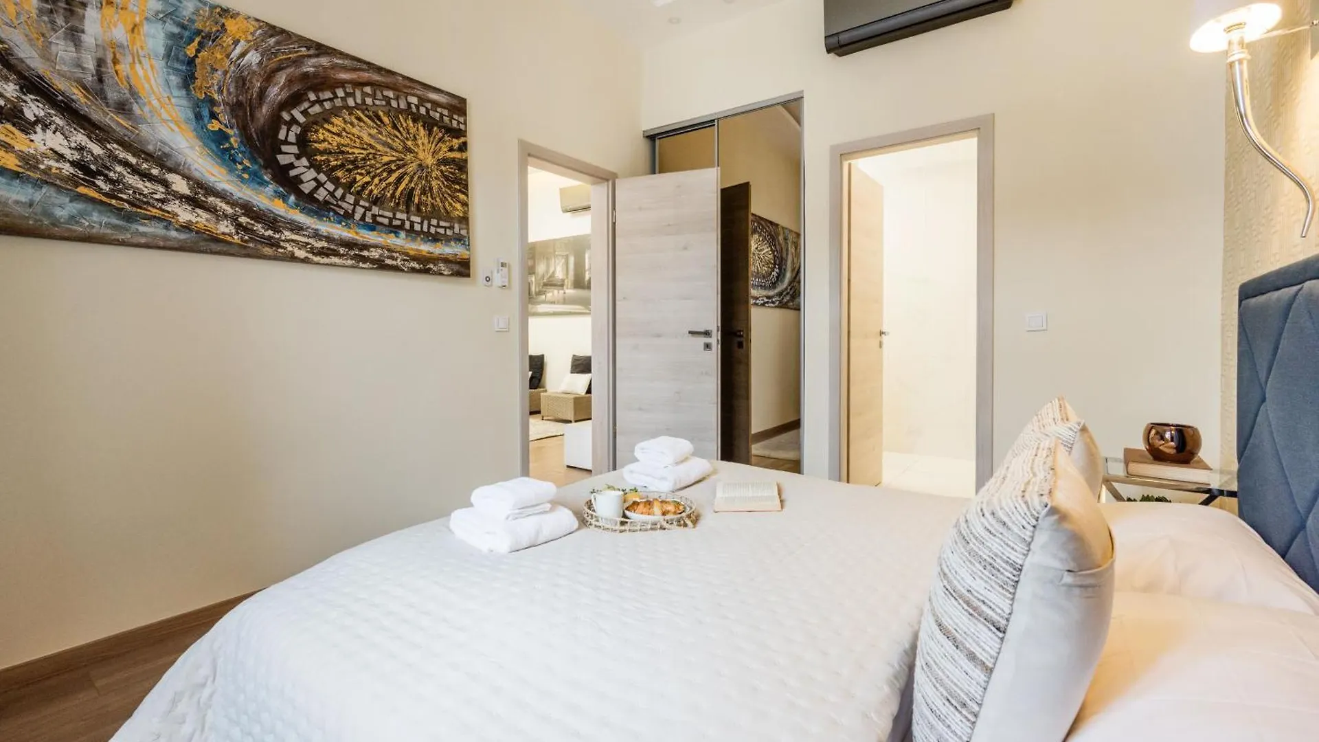 Stunning 3Brm 3Bath Julie Balcony & City Views Budapest 0*,  Hungary