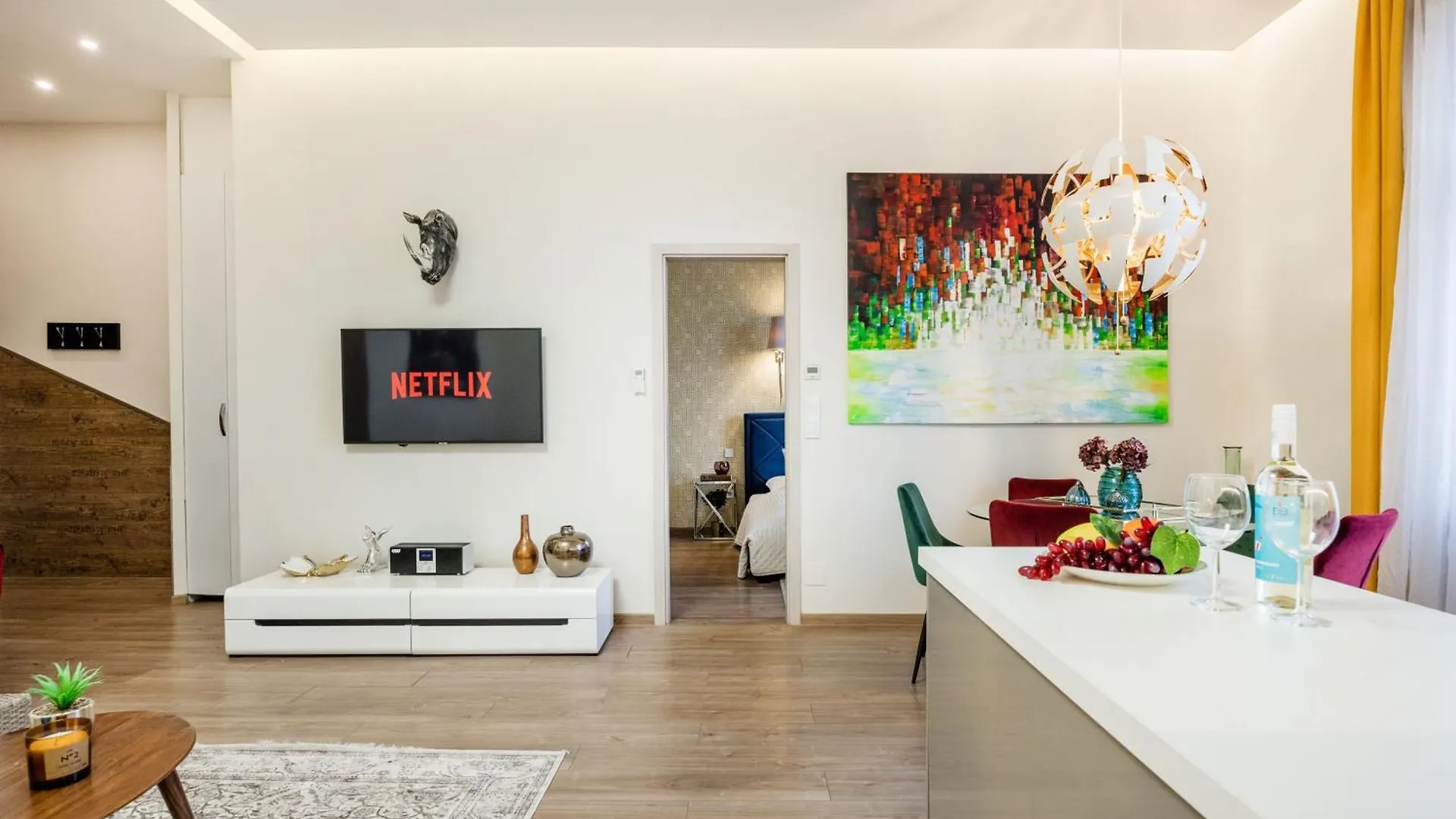 Stunning 3Brm 3Bath Julie Balcony & City Views Budapest Ungarn
